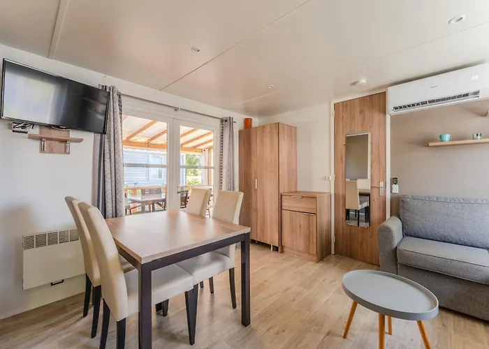 Κάμπινγκ Grand Mobilhome Gsl A Cyprien Proche